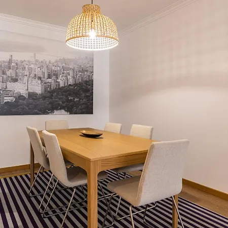 3 Bedroom Wonder W/ Balcony By Lovelystay Appartamento *