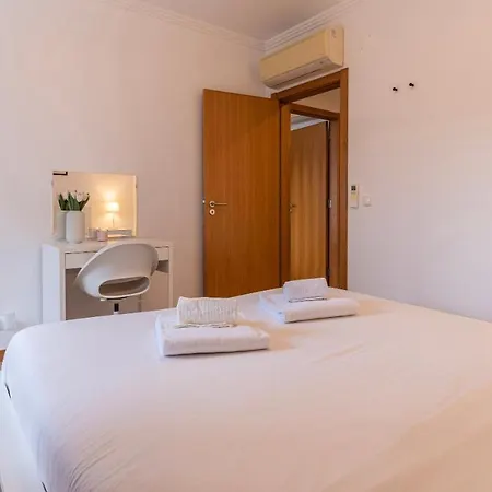 3 Bedroom Wonder W/ Balcony By Lovelystay Apartamento