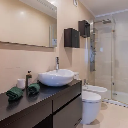 Apartamento 3 Bedroom Wonder W/ Balcony By Lovelystay