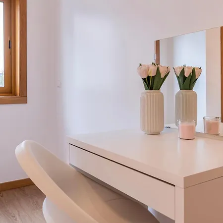 3 Bedroom Wonder W/ Balcony By Lovelystay * Oeiras