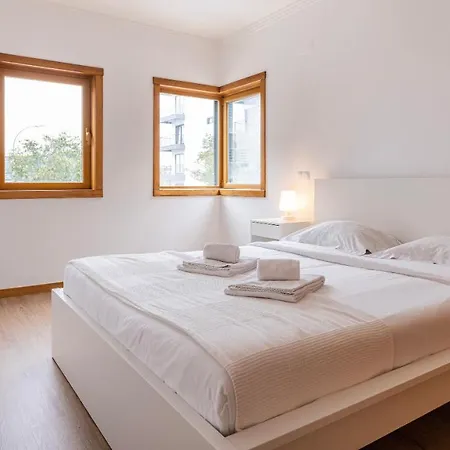 3 Bedroom Wonder W/ Balcony By Lovelystay Apartamento